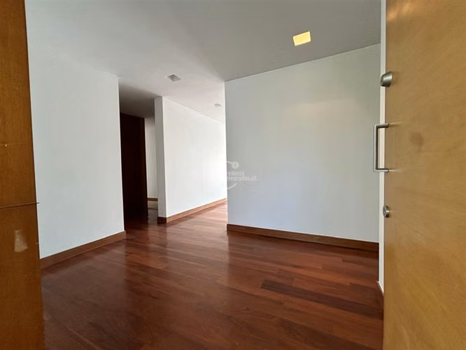 Departamento en venta de 3 dorm. en Lo Barnechea