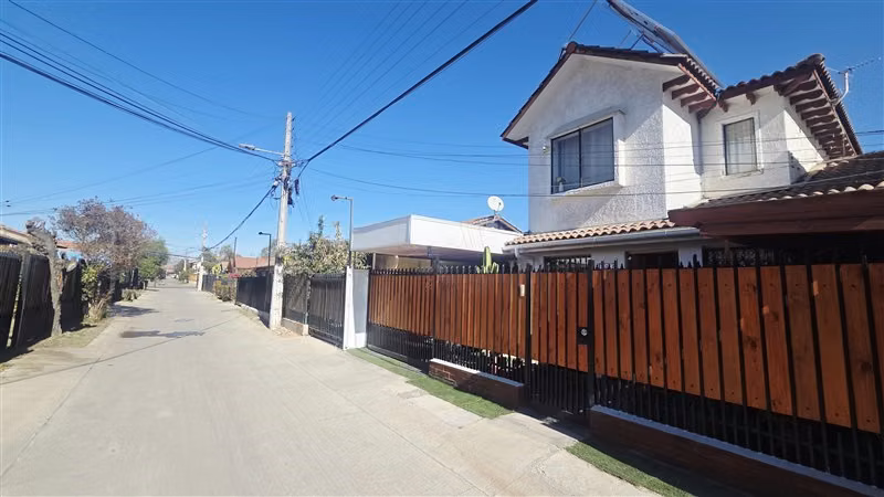 HERMOSA Y AMPLIA CASA METRO PROTECTORA DE LA INFANCIA