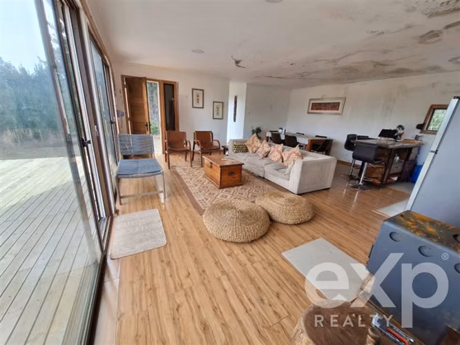 Vende Terreno 5000m2 con casa 78m2 en Pichilemu