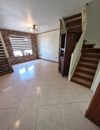 Casa en Valle San Eugenio, Talcahuano - Sector Familiar con Local Comercial