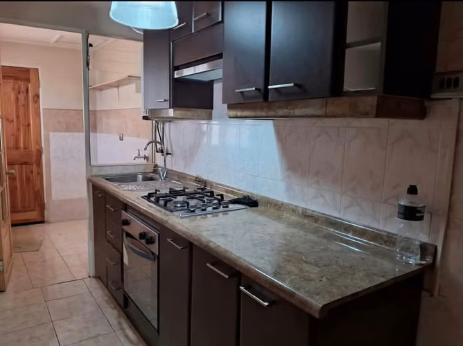 CASA TOTALMENTE REMODELADA 3D+2B | LOGIA Y PATIO TECHADO | LOMAS COLORADAS $600.000 - Imagen 7