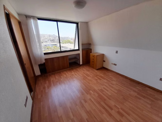 Penthouse a Una Cuadra de Av. Libertad (167501)