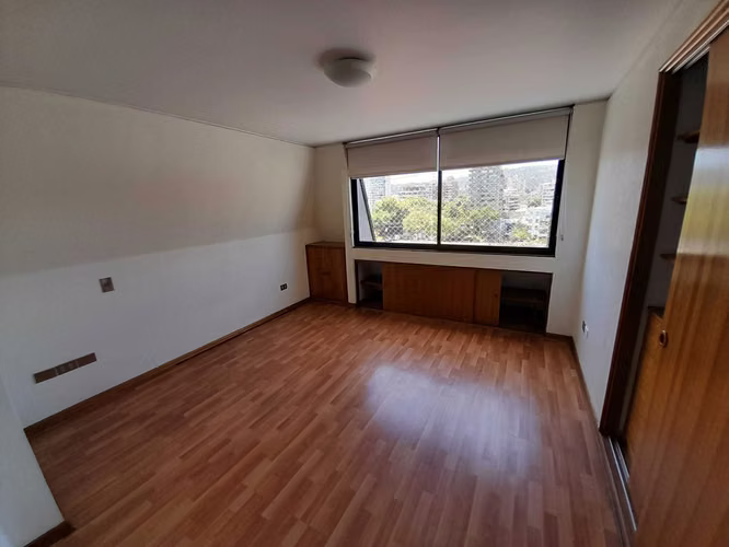 Penthouse a Una Cuadra de Av. Libertad (167501)