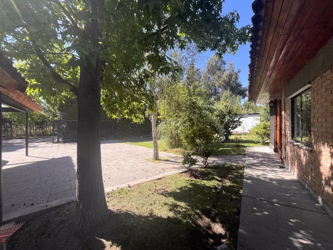 LINDA EN ARRIENDO Y AMPLIA CASA CON ESPLÉNDIDO JARDÍN - Imagen 18