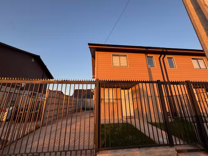 Se arrienda casa amoblada