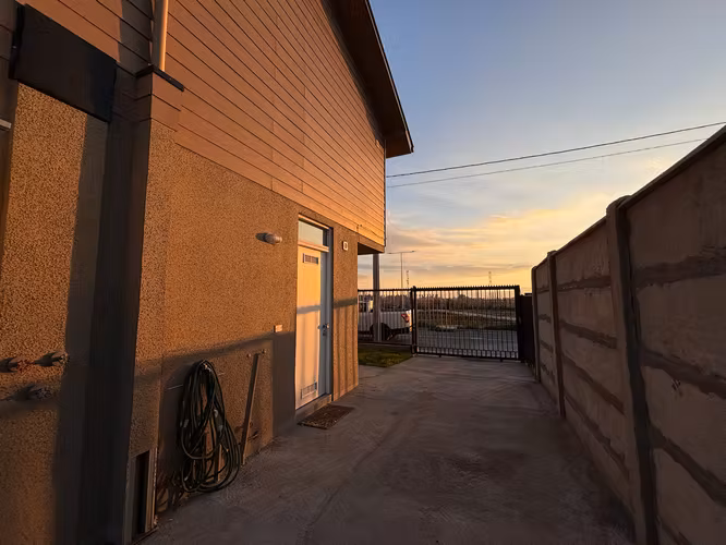 Se arrienda casa amoblada