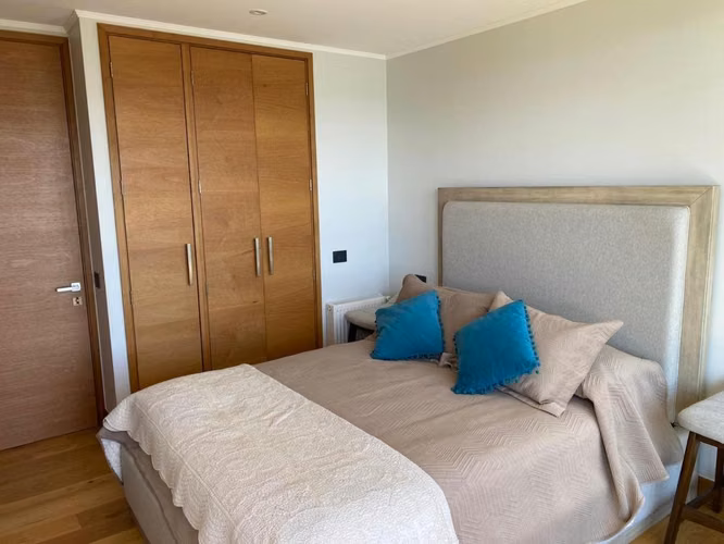 EXCELENTE Y AMPLIO DPTO 4 DORM 3 BAÑOS NUEVA PUNTILLA VILLARRICA, 1.500MM GGCC INCLUIDO