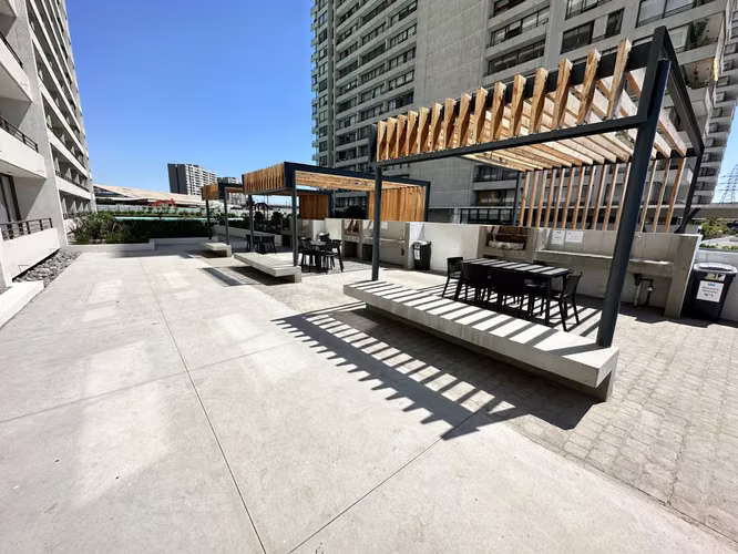 Se arrienda moderno departamento de 2D1B Condominio Laguna Centro Macul