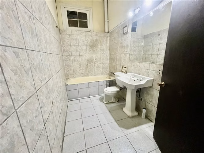 Casa en arriendo de 6 dorm. en Ñuñoa