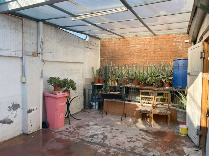 Versátil y funcional casa con aptitud habitacional o comercial