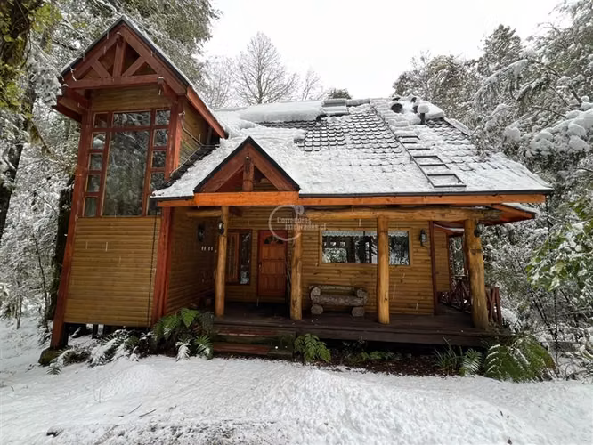 Casa en venta de 3 dorm. en Panguipulli