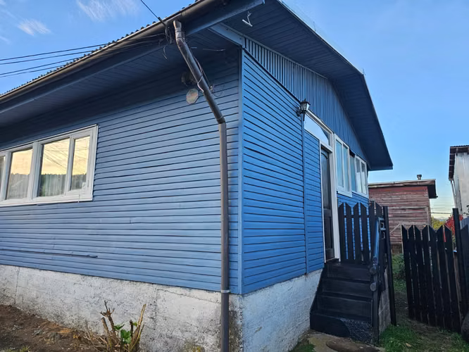 Venta Casa Familiar en Villarrica: Seguridad, Colegios y Espacio para Crecer