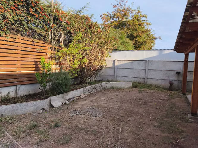 Casa de un piso con patio 3D/2B (167392)