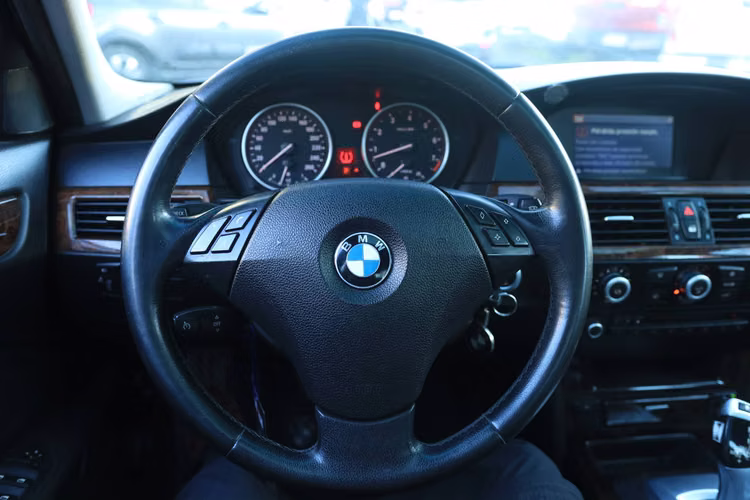 BMW 525I SEDAN 2009 FULL LUJO CAJA AT SUNROOF CLIMATIZADO TAPIZ CUERO