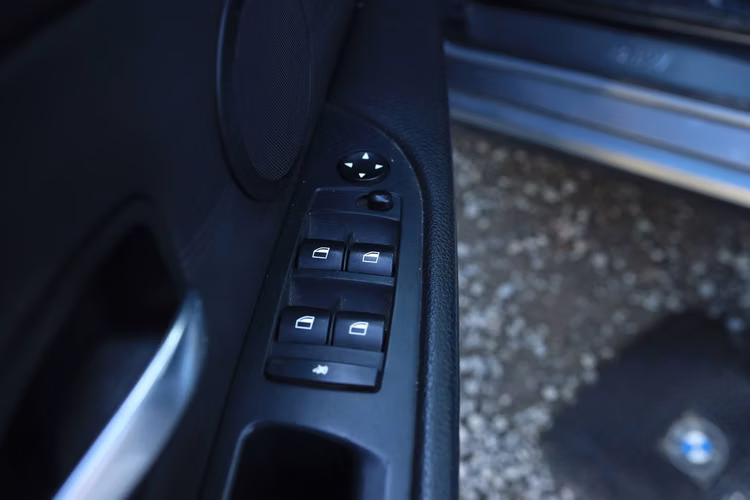 BMW 525I SEDAN 2009 FULL LUJO CAJA AT SUNROOF CLIMATIZADO TAPIZ CUERO