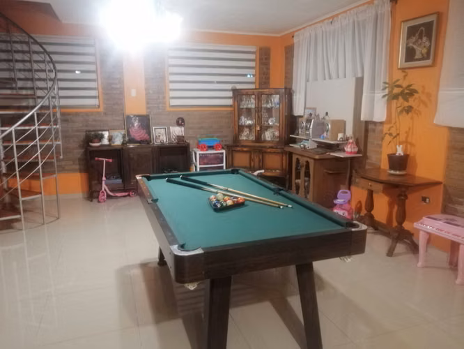 SE VENDE  CASA EN ÁGUILA SUR