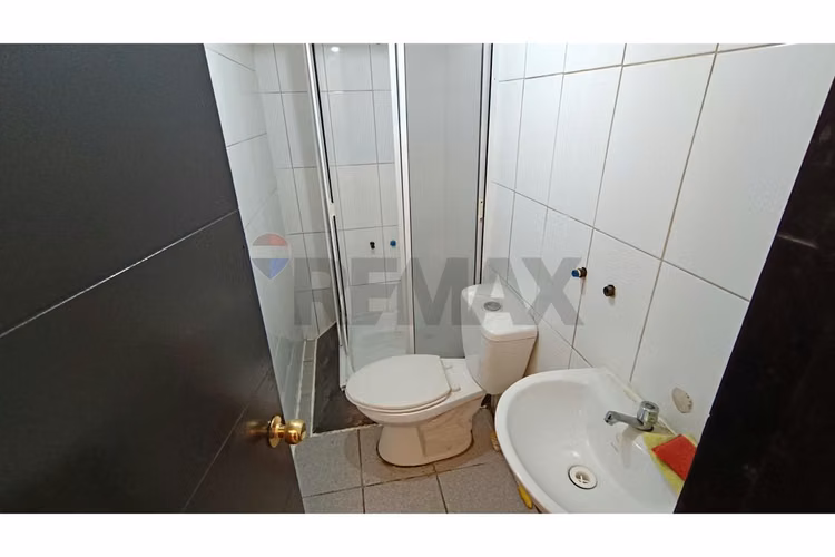 Oficina de 68 m2 en arriendo - peñaflor