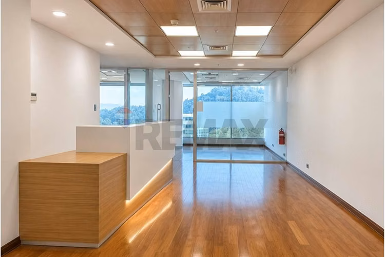 Oficinas en arriendo titanium la portada