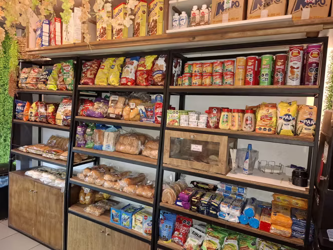 VENTA DE PASTELERIA A LA SALIDA DEL METRO LO VIAL.  EXCELENTE OPORTUNIDAD DE NEGOCIO