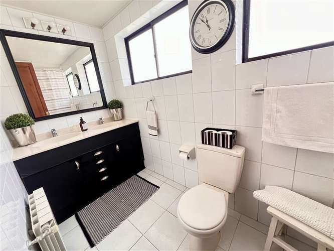 Casa en venta de 4 dorm. en Vitacura