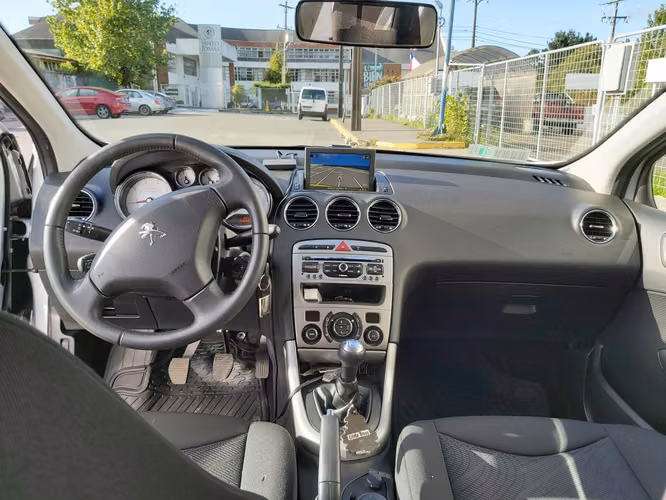 PEUGEOT 308 FULL EQUIPO, POCO KILOMETRAJE