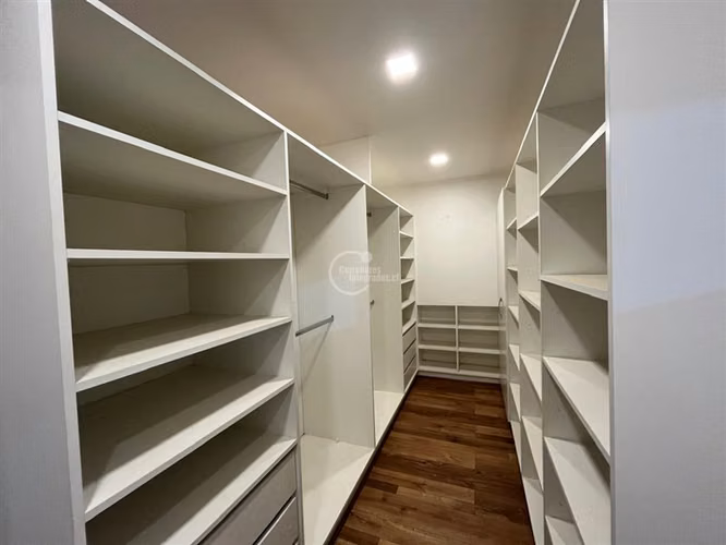 Casa en venta de 4 dorm. en Santo Domingo