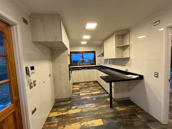 Casa en venta de 4 dorm. en Santo Domingo