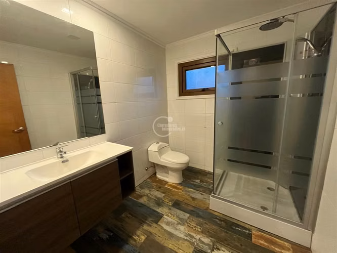 Casa en venta de 4 dorm. en Santo Domingo