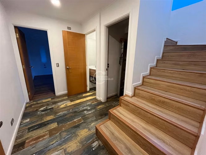 Casa en venta de 4 dorm. en Santo Domingo