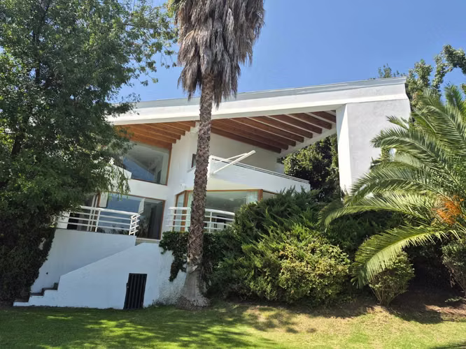 Casa moderna 5d/6b amplios espacios. (167681)