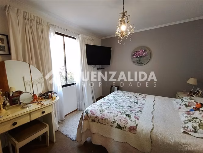 Casa en venta de 3 dorm. en Las Condes Los Dominicos