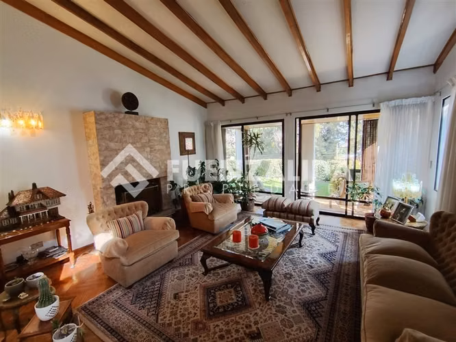 Casa en venta de 3 dorm. en Las Condes Los Dominicos
