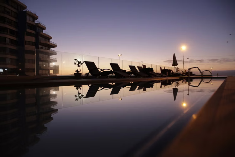 departamento frente al mar, playa enjoy. peñuelas