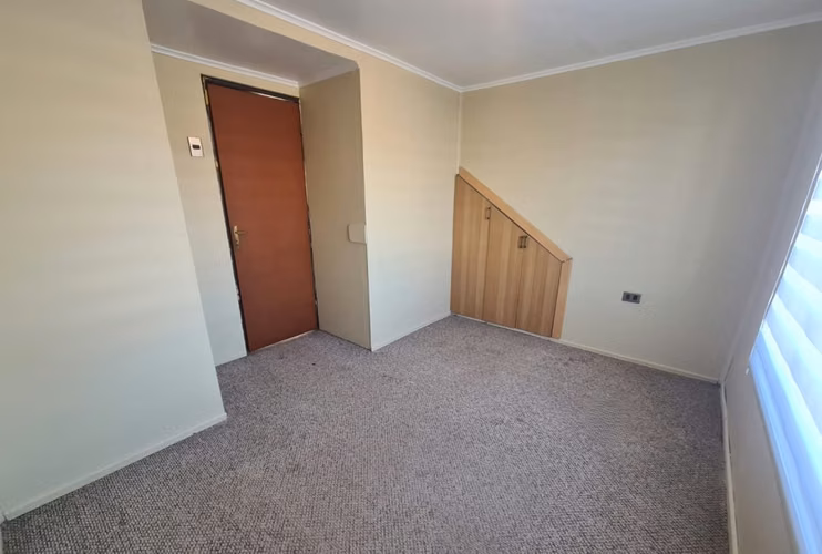 SE VENDE CASA 3D1B+2E EN HUALPEN