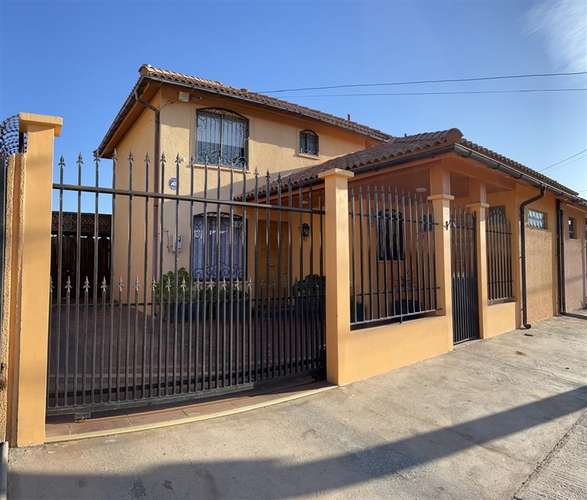 Casa en arriendo de 3 dorm. en La Serena