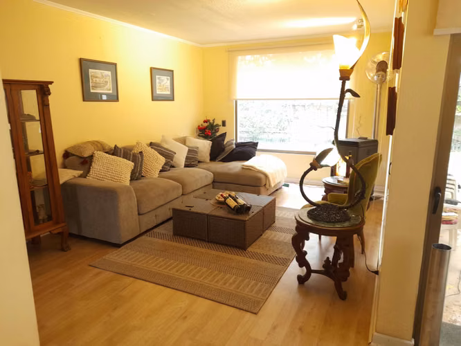 Casa Amplia y Luminosa, Excelente Precio (167707)