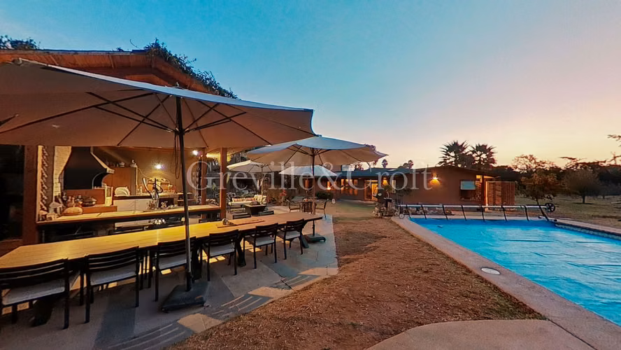 Casa de 3 pisos en Condominio (167123)