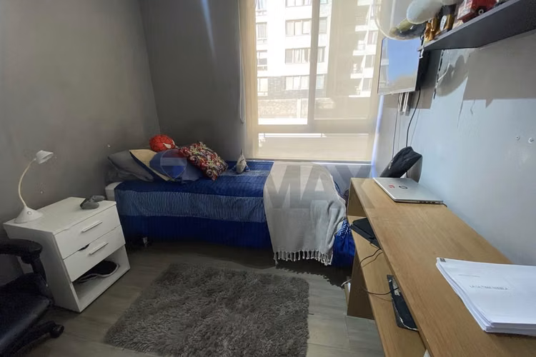 Dpto con 3 amplios dormitorios, en 1er piso