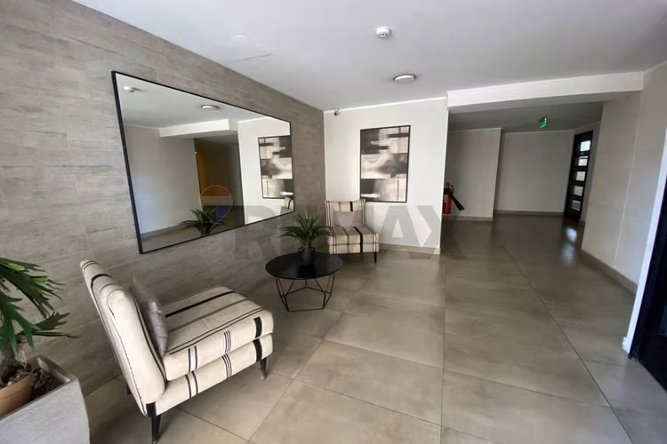 Dpto con 3 amplios dormitorios, en 1er piso