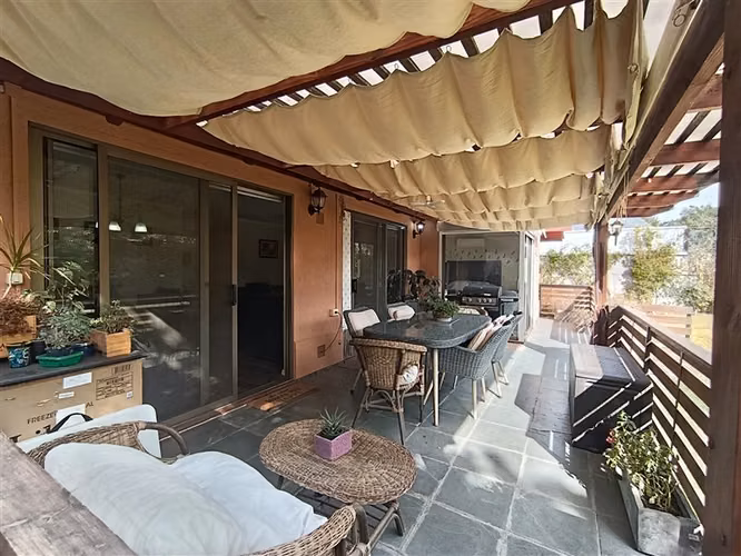 3 Dorm, Sala Estar, Piscina y Quincho Laguna Ayres Chicureo