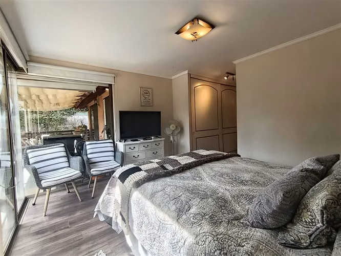 3 Dorm, Sala Estar, Piscina y Quincho Laguna Ayres Chicureo