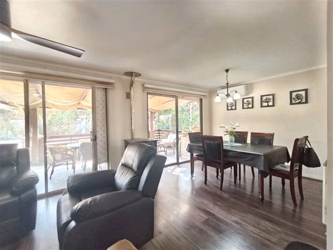 3 Dorm, Sala Estar, Piscina y Quincho Laguna Ayres Chicureo