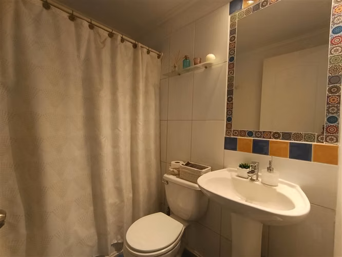 3 Dorm, Sala Estar, Piscina y Quincho Laguna Ayres Chicureo