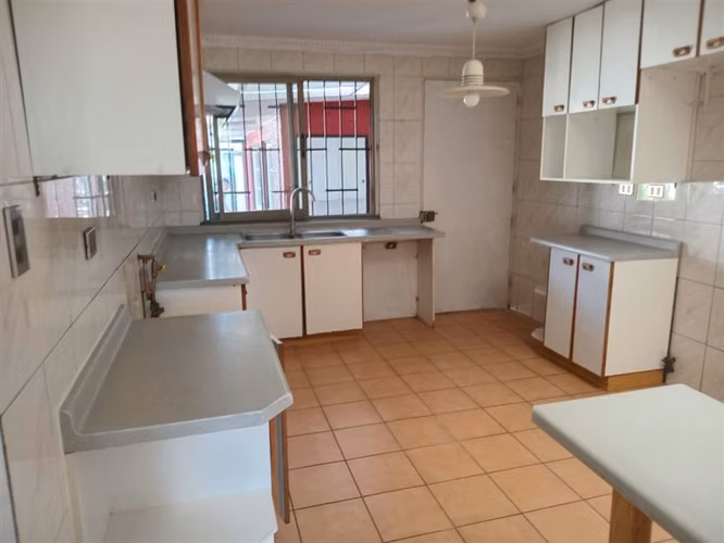 Casa en venta de 8 dorm. en Las Condes