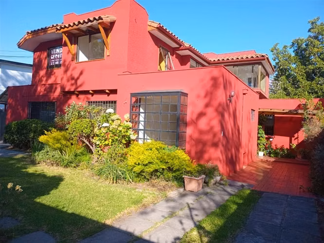 Casa en venta de 8 dorm. en Las Condes