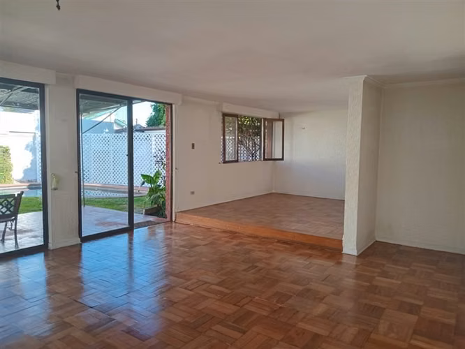 Casa en venta de 8 dorm. en Las Condes