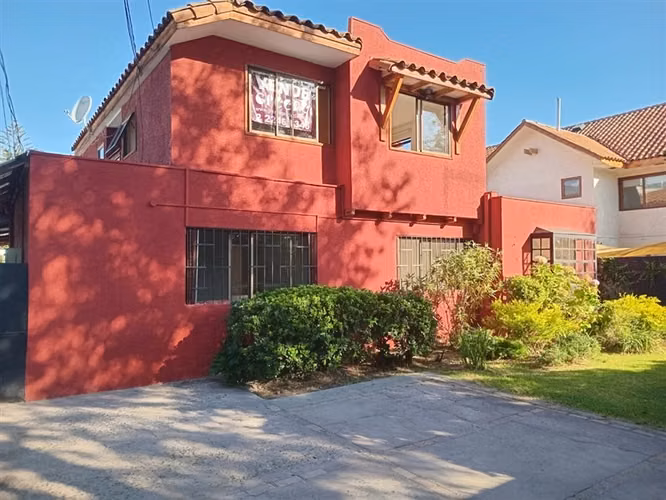 Casa en venta de 8 dorm. en Las Condes