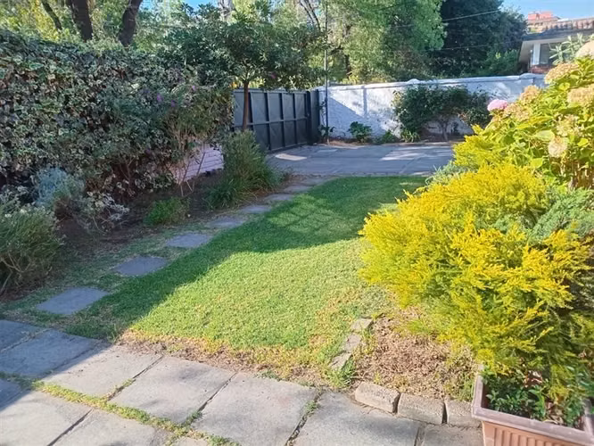 Casa en venta de 8 dorm. en Las Condes