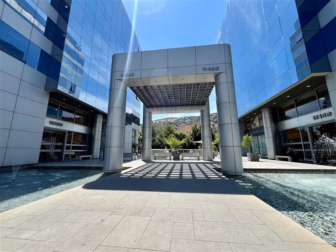 Planta Libre Oficina en arriendo en Las Condes San Damian