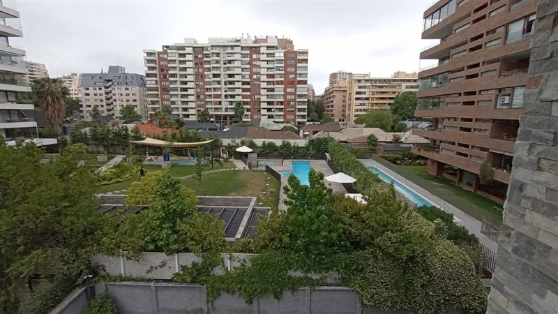 Departamento en venta de 4 dorm. en Las Condes